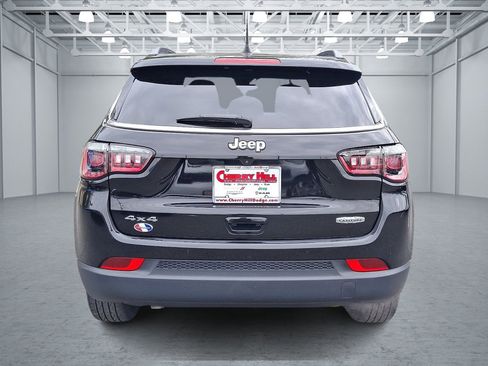 Used 2023 Jeep Compass Latitude image 4