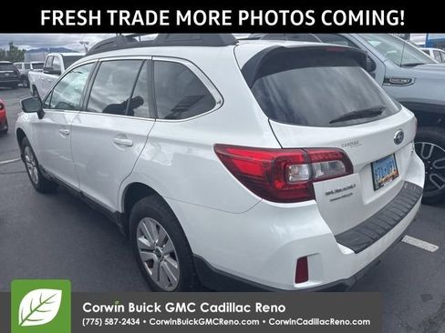 Used 2017 Subaru Outback 2.5i Premium AWD/4WD image 2