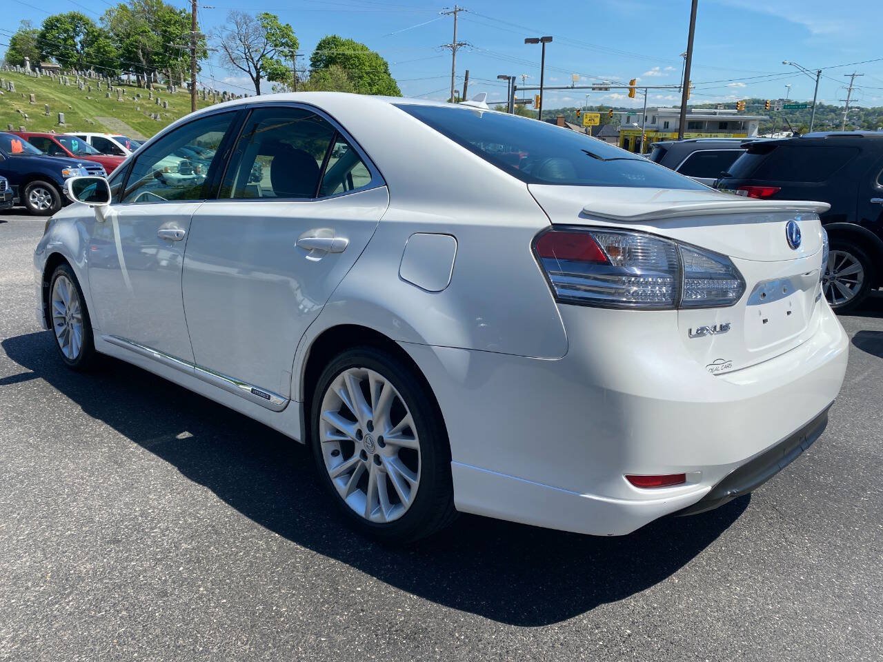 Used 2010 Lexus HS 250h Premium w/ Preferred Accessory Package FWD image 5