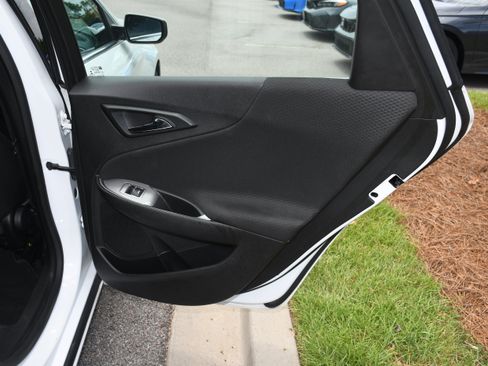 Used 2024 Chevrolet Malibu LT FWD image 17