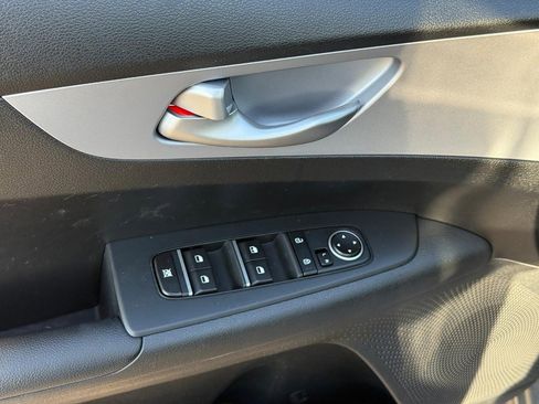 Used 2024 Kia Forte LXS image 17