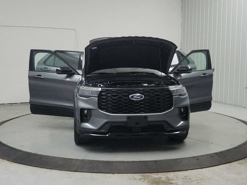 Used 2025 Ford Explorer ST-Line w/ Premium Package RWD image 10