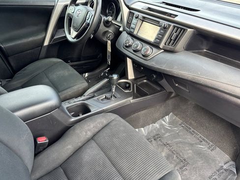 Used 2018 Toyota RAV4 LE w/ All Weather Liner Package AWD/4WD image 18