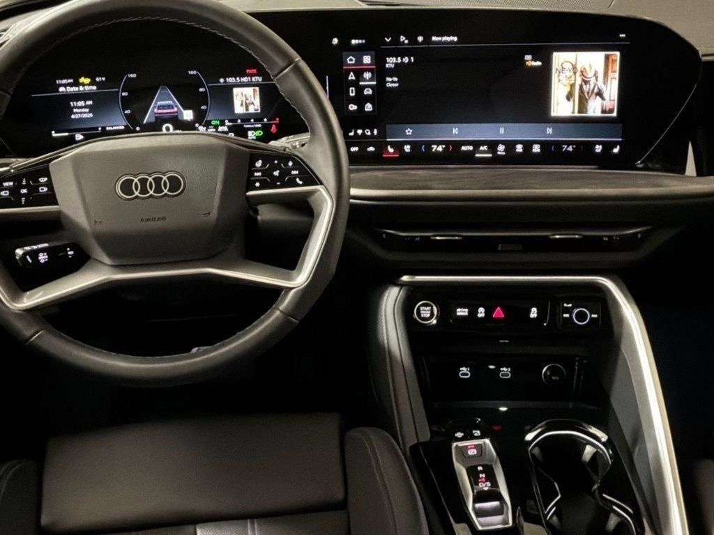 Used 2025 Audi Q5 Premium Plus w/ Premium Plus AWD/4WD image 17