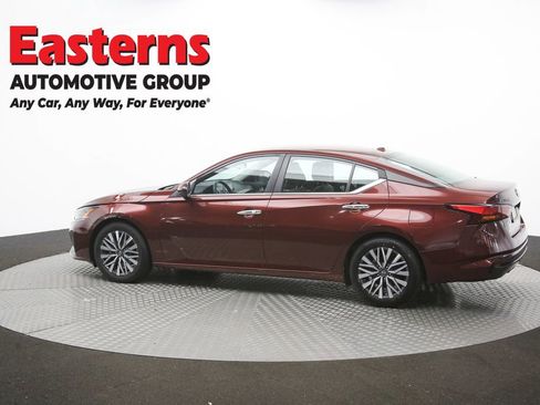 Used 2023 Nissan Altima 2.5 SV FWD image 61