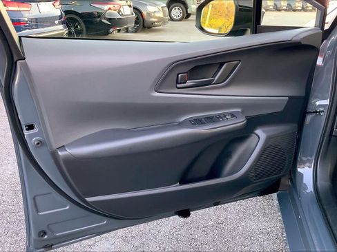 Used 2025 Toyota Prius LE FWD image 21