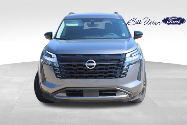 Used 2026 Nissan Pathfinder SL FWD image 2