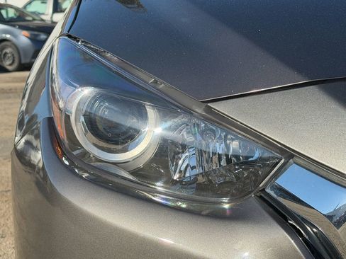 Used 2017 MAZDA MAZDA3 Touring image 9
