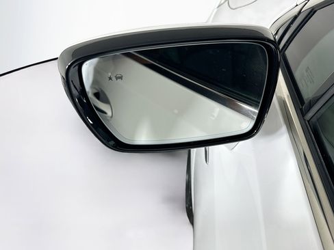 Used 2024 Buick Enclave Premium image 16