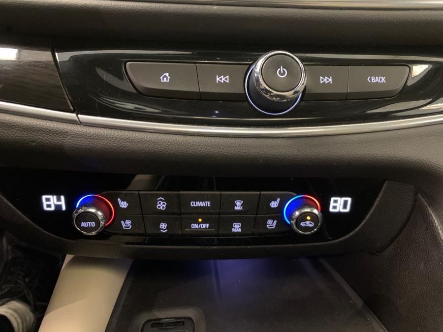 Used 2020 Buick Enclave Premium w/ Sun and Sites Package AWD/4WD image 35