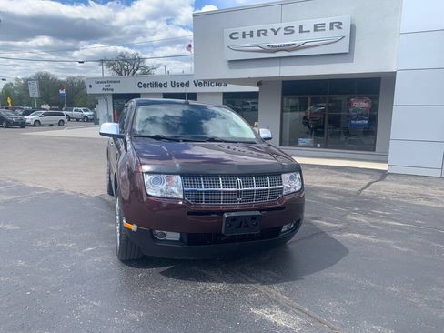 Used 2009 Lincoln MKX AWD image 2