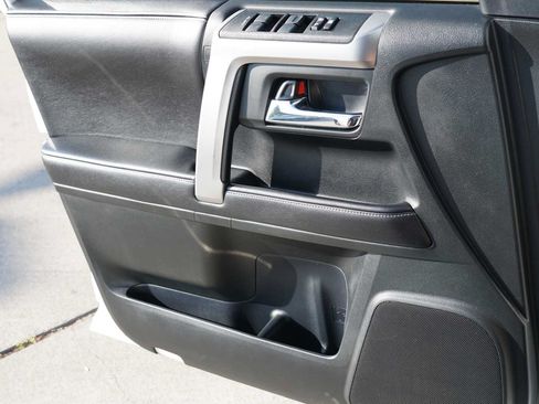 Used 2016 Toyota 4Runner SR5 Premium RWD image 14