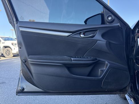 Used 2019 Honda Civic Sport Touring image 11