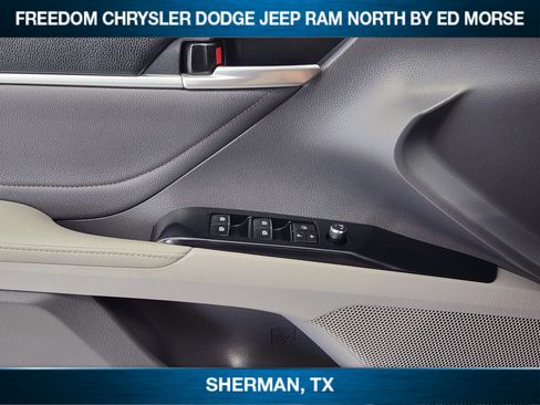 Used 2018 Toyota Camry XLE w/ Driver Assist Package image 18