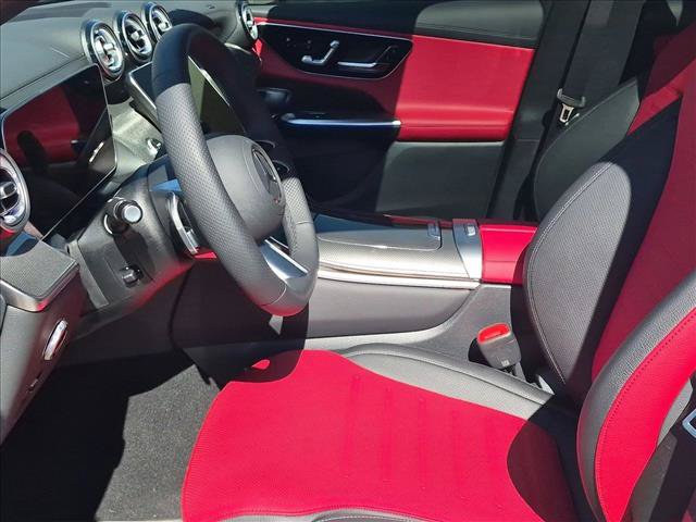 Used 2025 Mercedes-Benz GLC 300 4MATIC image 17