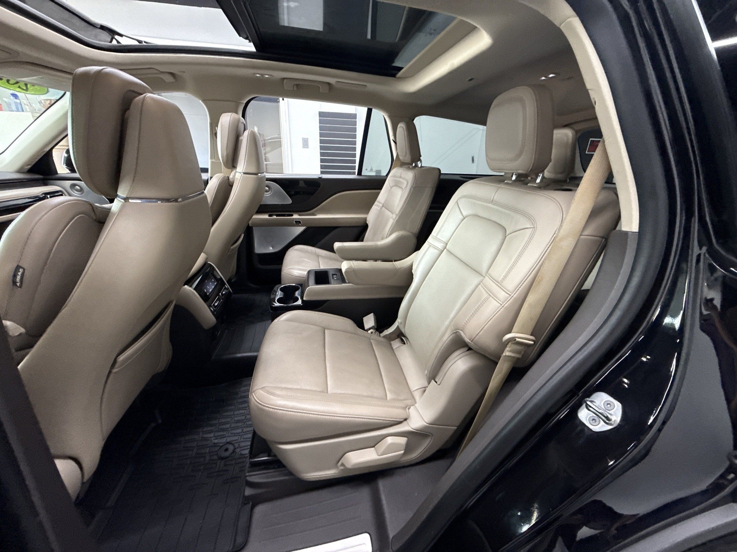 Used 2021 Lincoln Aviator Reserve w/ Equipment Group 201A AWD/4WD image 23
