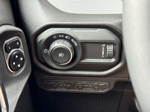 Used 2024 Jeep Wrangler Unlimited Sport AWD/4WD image 14