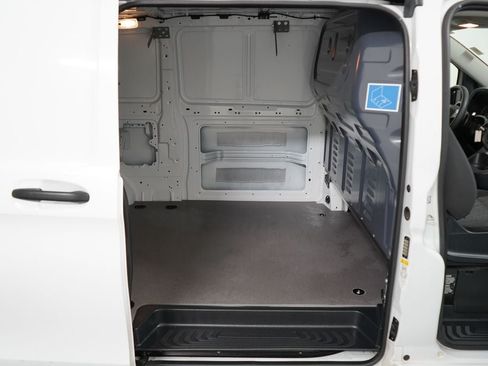 Used 2023 Mercedes-Benz Metris image 16