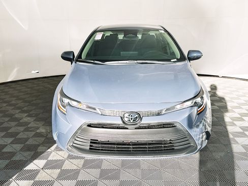 Used 2023 Toyota Corolla LE FWD image 8