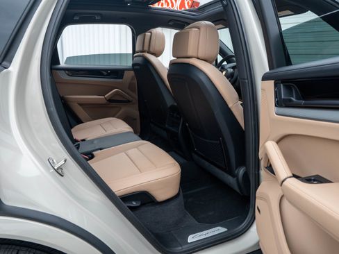 Certified 2024 Porsche Cayenne S image 36