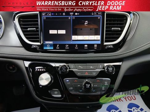 New 2026 Chrysler Pacifica Select image 22