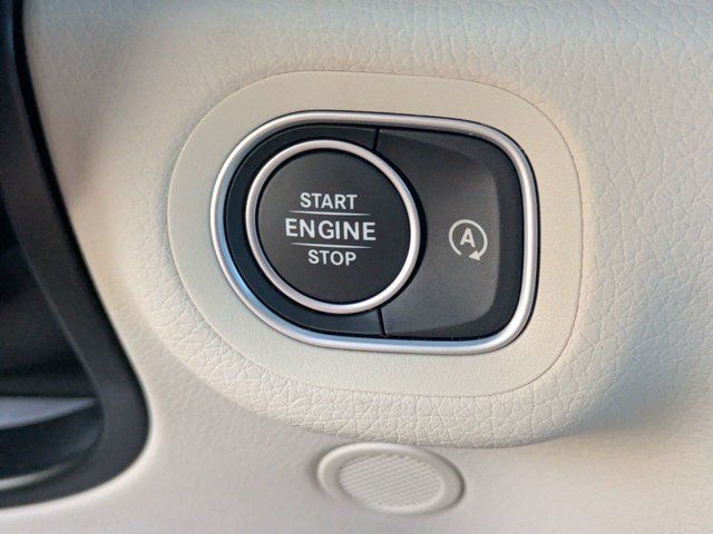 Used 2025 Mercedes-Benz GLS 450 4MATIC image 37