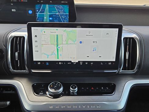 Used 2025 Ford Expedition Max Platinum image 24