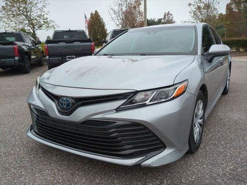 Certified 2019 Toyota Camry LE image 2