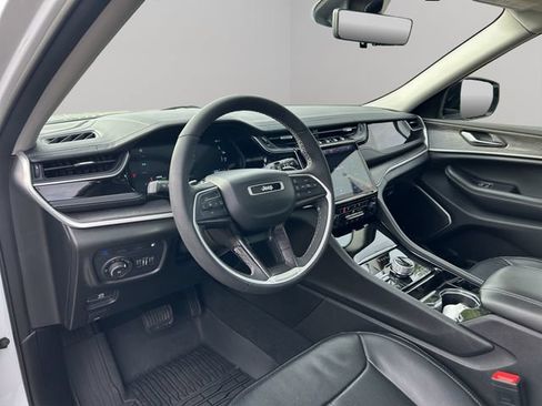 Used 2022 Jeep Grand Cherokee Limited 4xe w/ Luxury Tech Group II AWD/4WD image 28