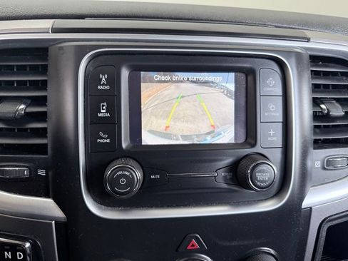 Used 2022 RAM 1500 Classic SLT image 17