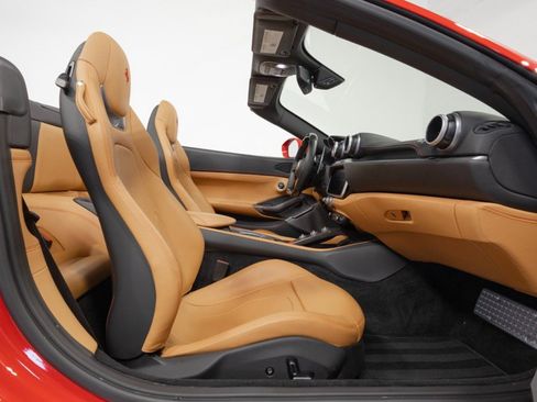 Used 2019 Ferrari Portofino RWD image 49