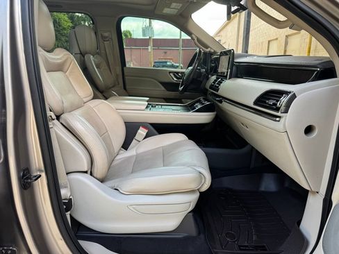 Used 2020 Lincoln Navigator Reserve w/ Luxury Package AWD/4WD image 33
