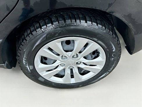 Used 2022 Kia Soul LX image 10