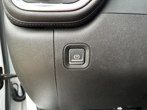 Used 2022 GMC Sierra 3500 Denali image 38