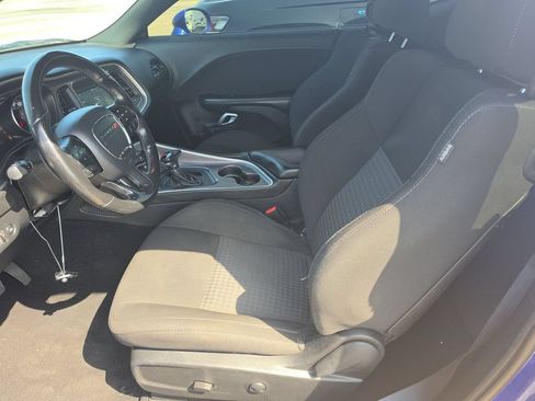 Used 2022 Dodge Challenger GT AWD/4WD image 3