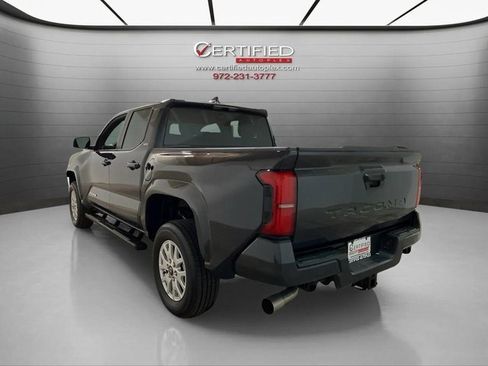 Used 2025 Toyota Tacoma SR5 image 4