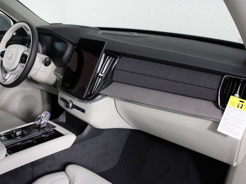 New 2026 Volvo XC90 B6 Ultra w/ Protection Package image 9