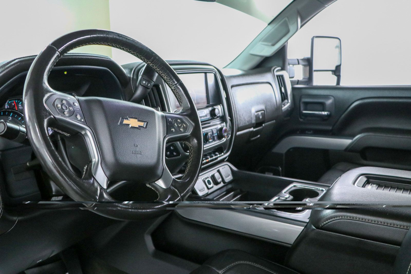 Used 2016 Chevrolet Silverado 2500 LTZ w/ Duramax Plus Package AWD/4WD image 25