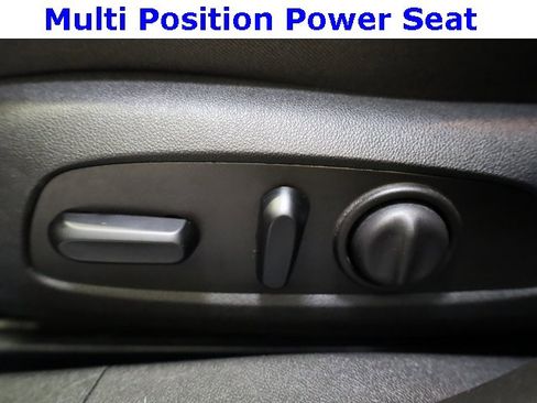 Used 2023 Chevrolet Malibu LT image 19