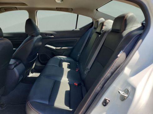 Used 2022 Nissan Altima 2.5 SR w/ Midnight Edition Package image 16