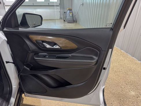 Used 2019 GMC Terrain SLE FWD image 23