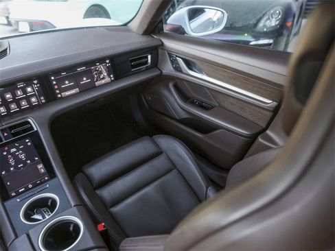 Certified 2022 Porsche Taycan 4 Cross Turismo image 33
