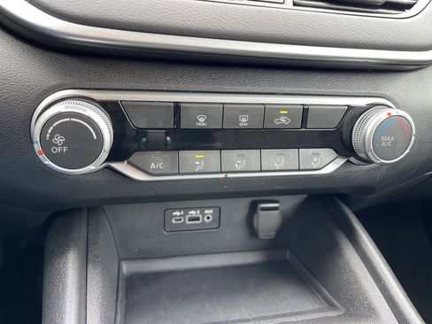 Used 2025 Nissan Altima 2.5 S image 12