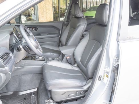 Used 2025 Subaru Forester Limited w/ Popular Package image 8