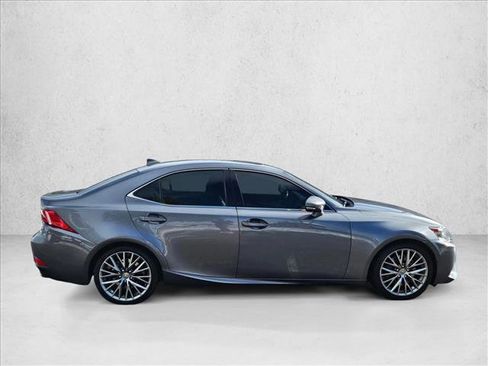 Used 2016 Lexus IS 300 AWD image 4