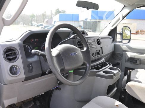 Used 2013 Ford E-250 and Econoline 250 RWD image 23