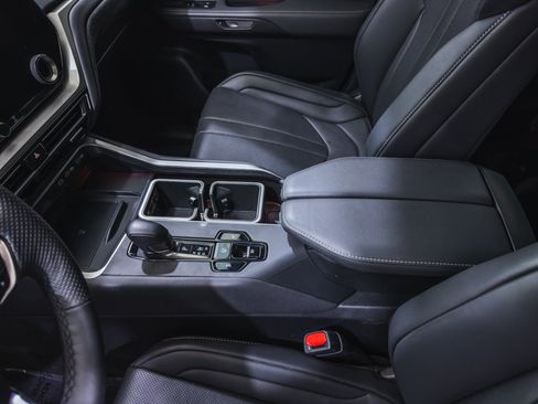 Used 2024 Lexus TX 500h AWD w/ Technology Package image 43