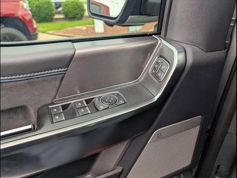 Used 2024 Ford F150 Platinum image 18