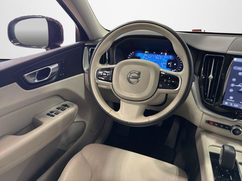 Used 2024 Volvo XC60 B5 Core AWD/4WD image 17
