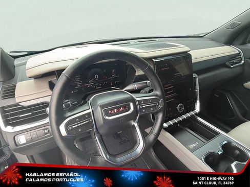 Certified 2026 GMC Acadia Elevation w/ Elevation Premium Package FWD image 15